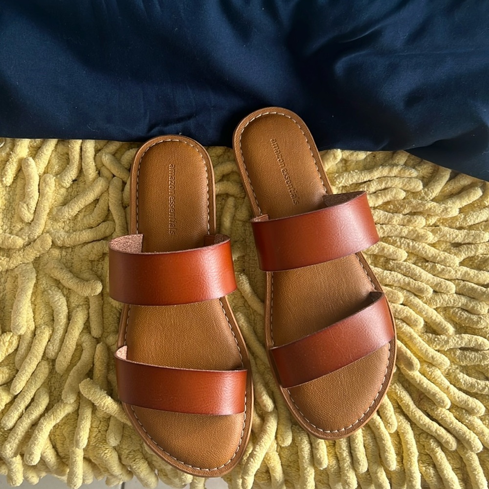 Cute sandal flats